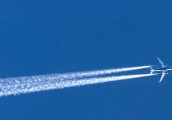 int-plane-trail-sky